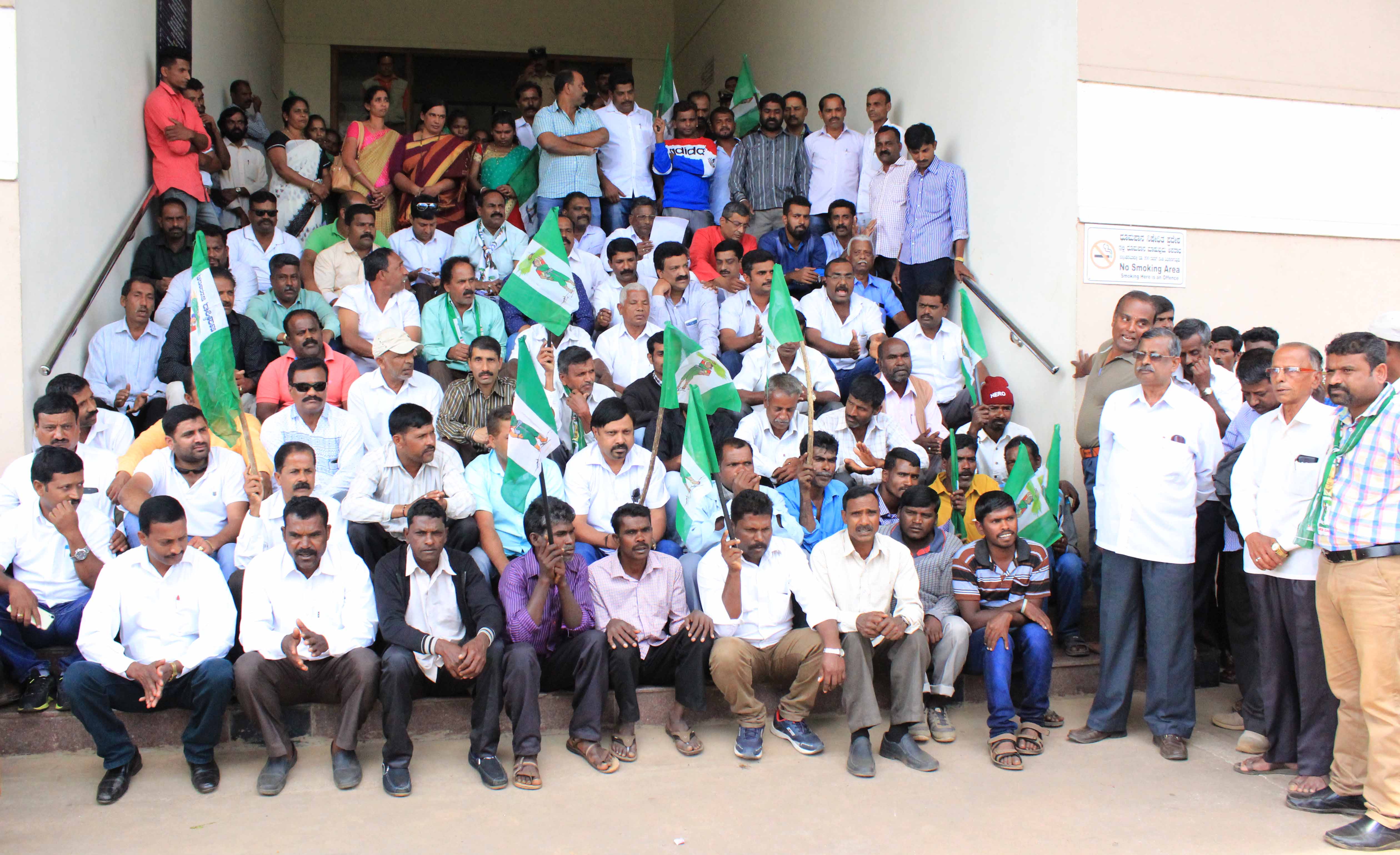 ಪ್ರಧಾನಿ ಮೋದಿ ಮೌನವಾಗಿರುವುದು ಏಕೆ : ಮಾಜಿ ಸಚಿವ ಜೀವಿಜಯ ಪ್ರಶ್ನೆ